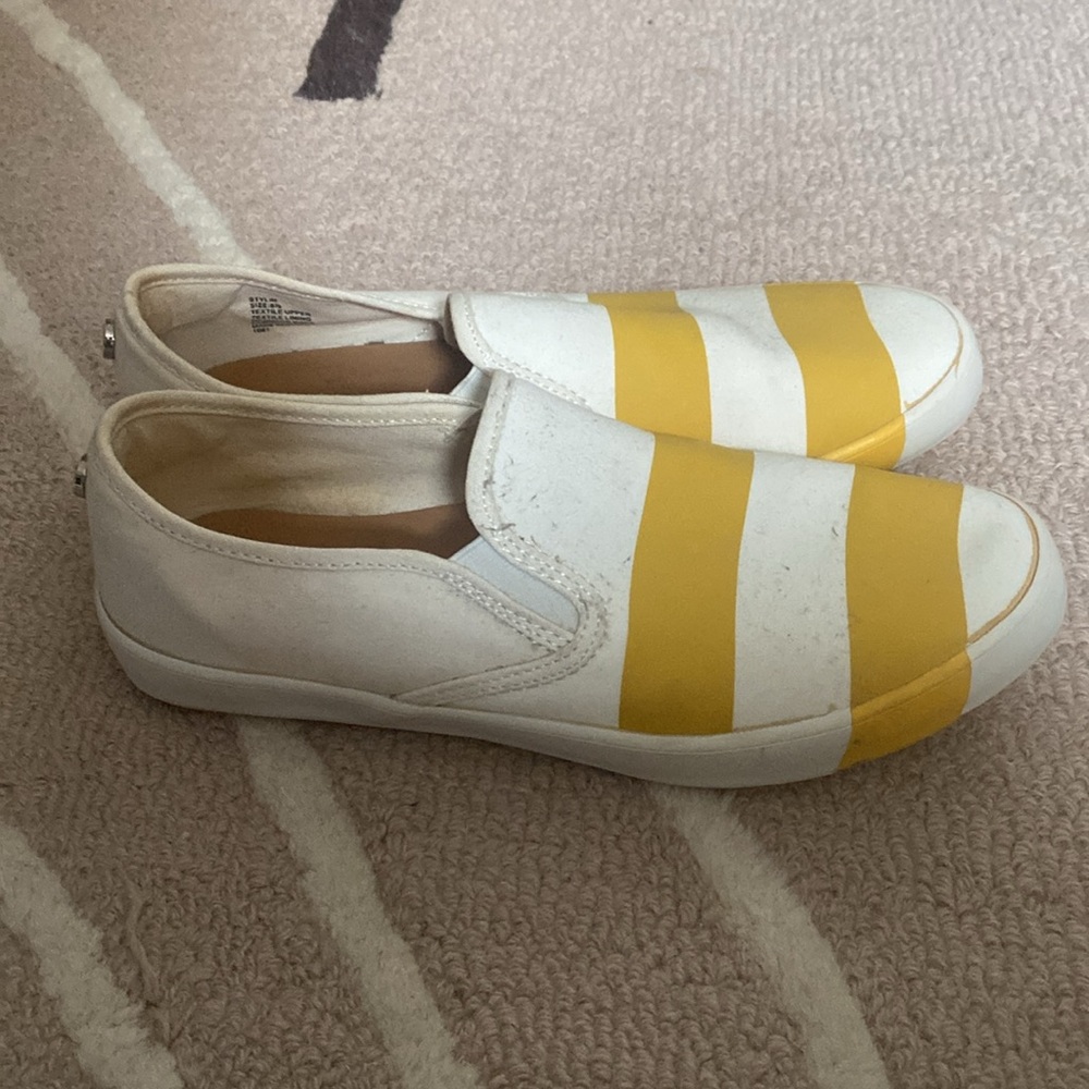 Steve Madden color blocked slip ons